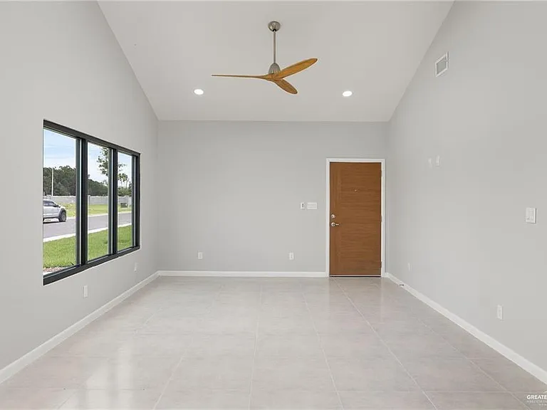2705 Woodpecker Rd #2 — Photo 3