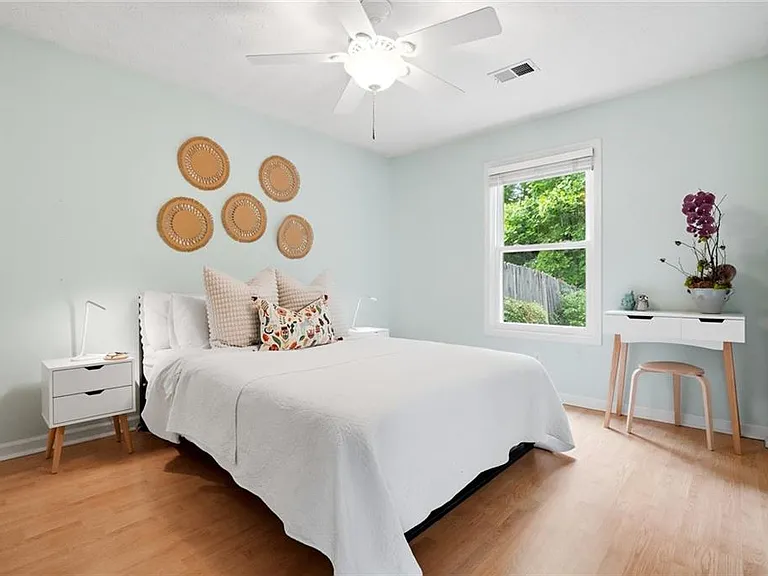 430 Feyston Ct — Photo 14
