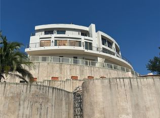 5077 Schumacher Rd, Calabasas, CA 91302