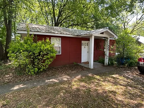 446 3rd St Photo 1