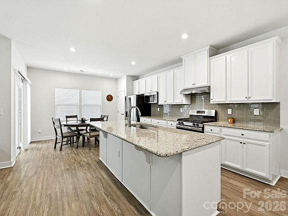 2nd image of 10038 Lilac Ct