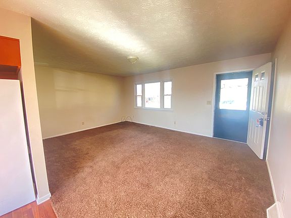 3rd image of 111 Hickman Ave