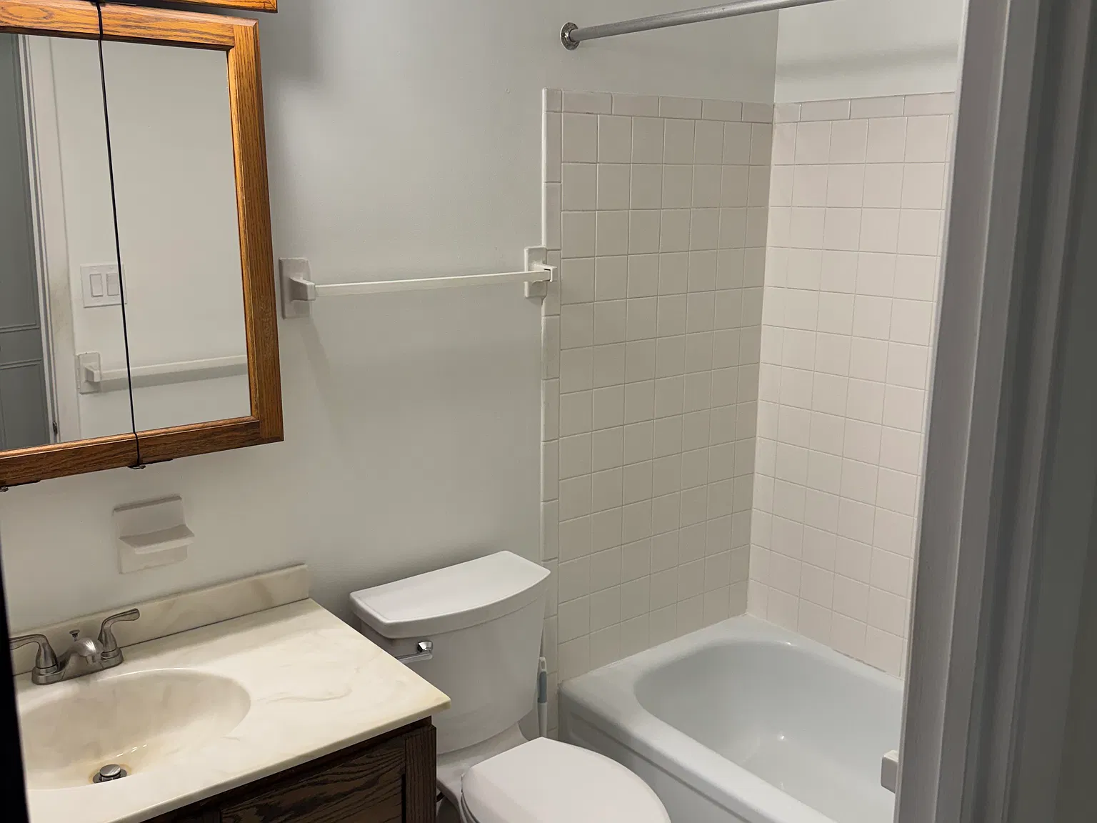 1 bed, 1025 sqft, $1,650 — Photo 4