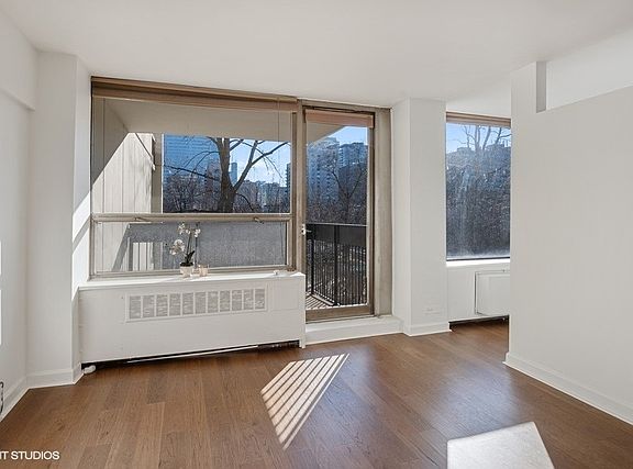 3rd image of 1360 N Sandburg Ter APT 307C
