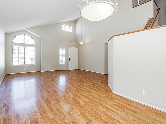 3rd image of 4547 Grandview Dr #C3