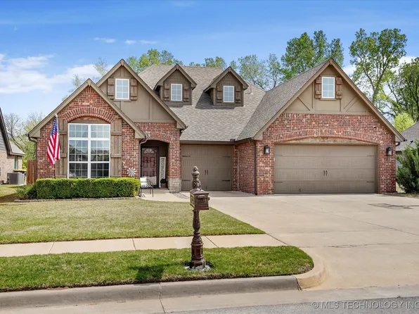 9010 E 133rd St S, Bixby, OK 74008