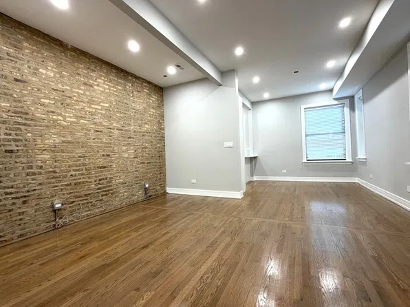935 W Sheridan Rd #1, Chicago, IL 60613