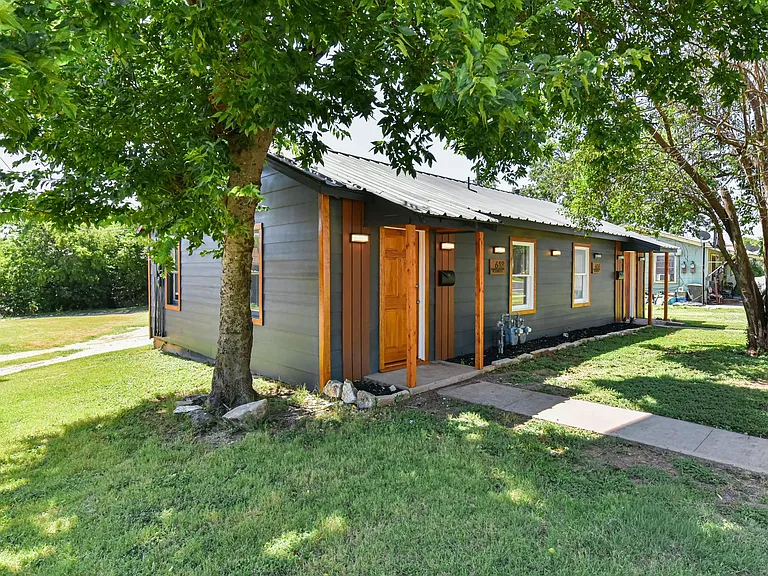 618 N 22nd St — Photo 3