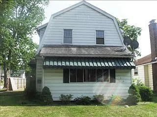 930 E Fox St photo 1