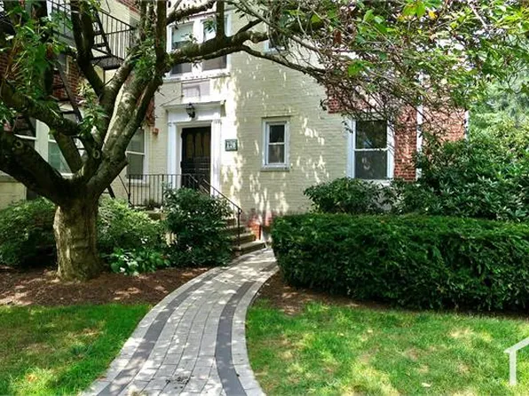 124 Woodside Grn APT 2C, Stamford, CT 06905