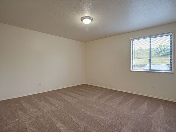 4th image of 5700-5706 NE 34th St #137-607