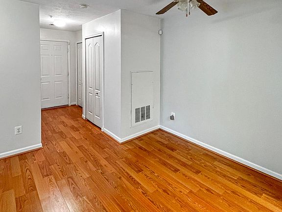 3rd image of 8921 Town Center Cir APT 206
