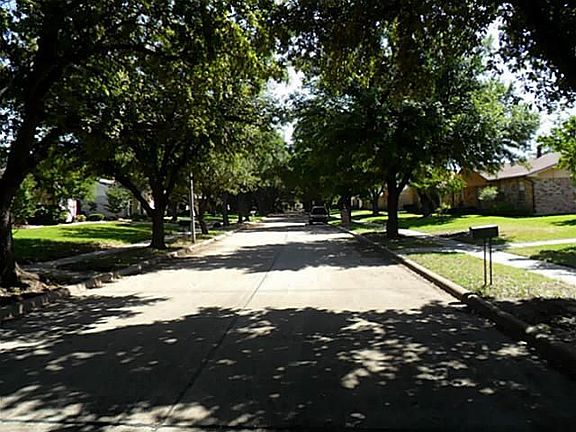 2nd image of 1812 Chamberlain Dr