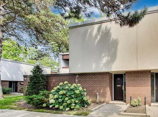 396 Woodsworth Rd #53, Toronto, ON M2L 2T9