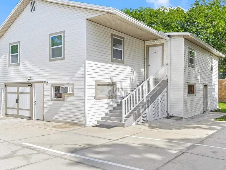 28 Sebastian Ave #D — Photo 2