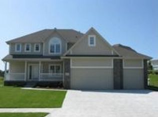 17011 Emiline St, Omaha, NE 68136