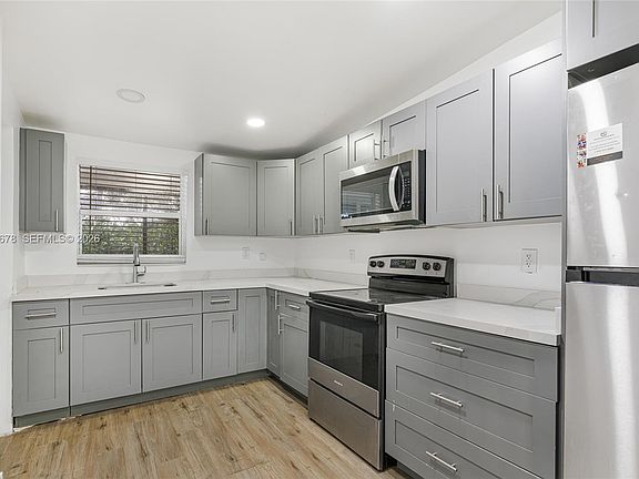 2nd image of 2290 Rutland St