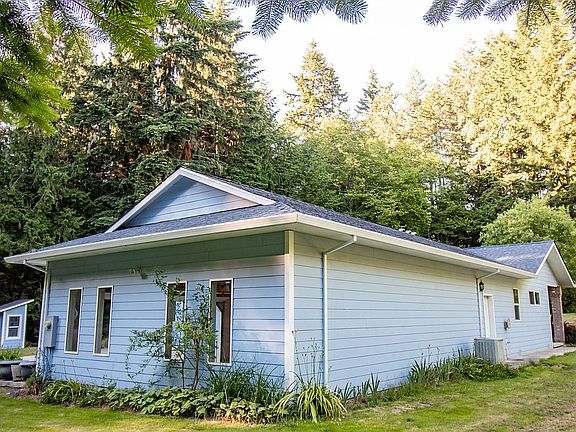 Garage windows to the right