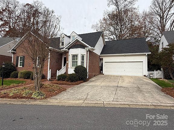 2nd image of 225 Kings Creek Ct NE