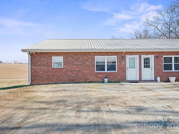 3rd image of 5071 Ike Cir