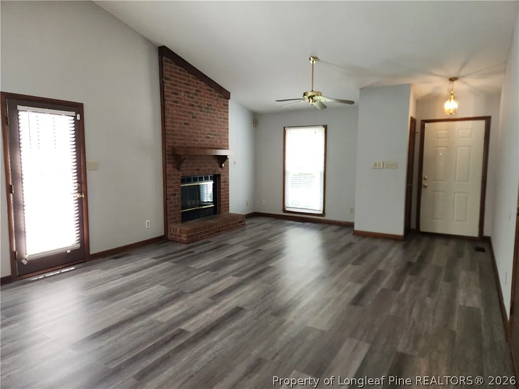 3 bed, 2.0 bath, 1262 sqft, $1,500 — Photo 2
