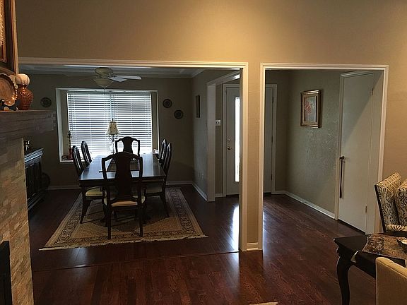 2nd image of 1714 Saint James Dr