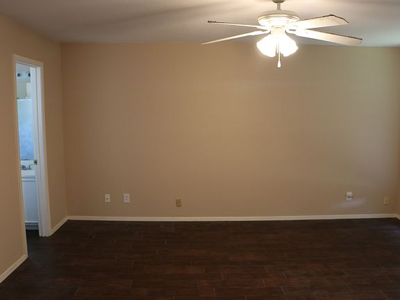 3rd image of 226 Bobolink Dr