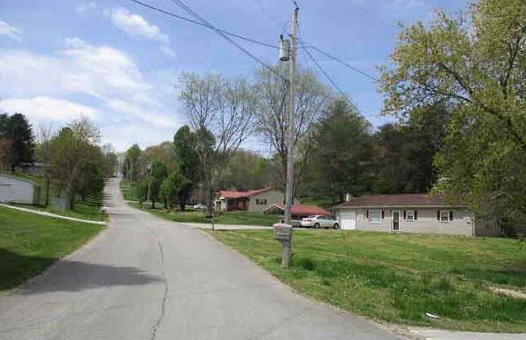 2nd image of 112 Leisure Ln