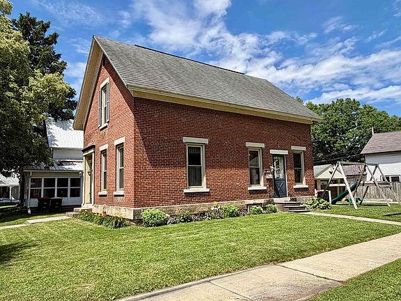 3rd image of 403 W Main St