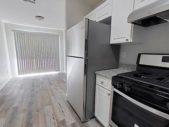 3rd image of 6132 Skylarkcrest Dr