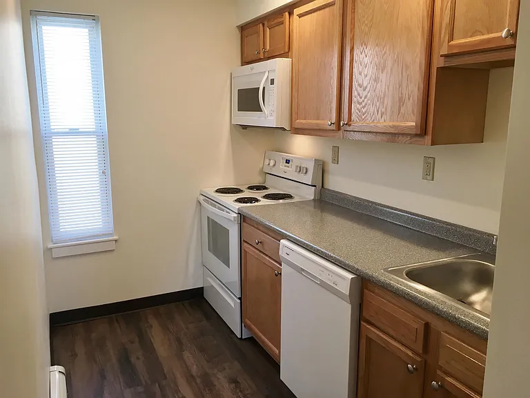 93 2nd St #3 — Photo 8