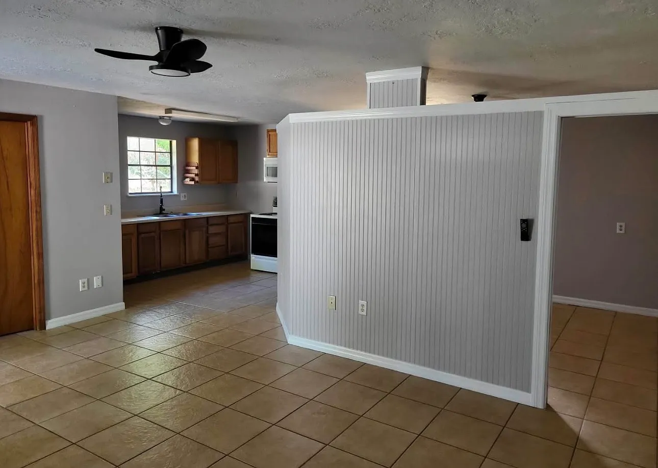 1 bed, 1000 sqft, $1,195 — Photo 2