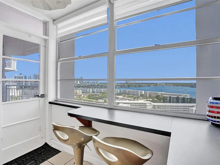 18021 Biscayne Blvd #1804 — Photo 11