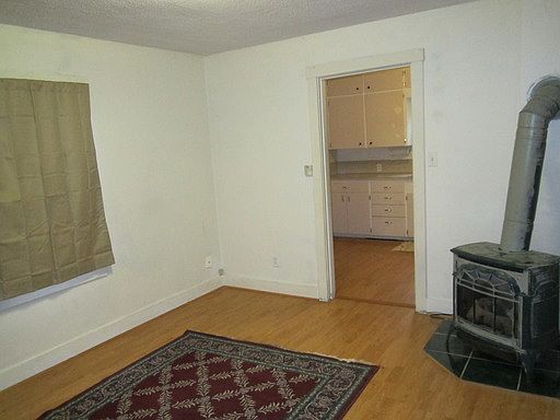 3rd image of 712 W Cota St