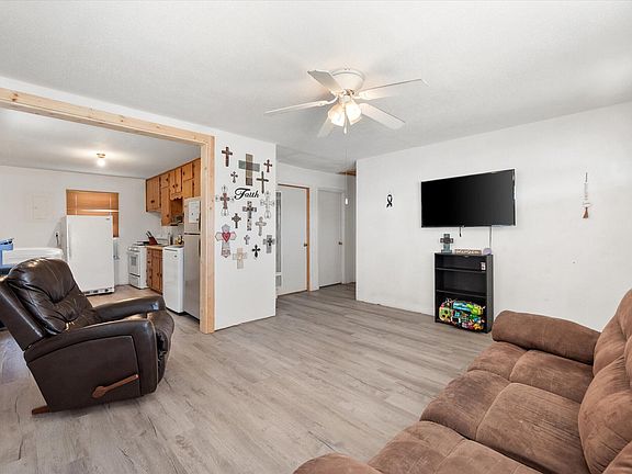 3rd image of 513 E Magnolia Ave