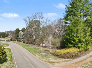 697 Dennis Dr, Kingston, TN 37763