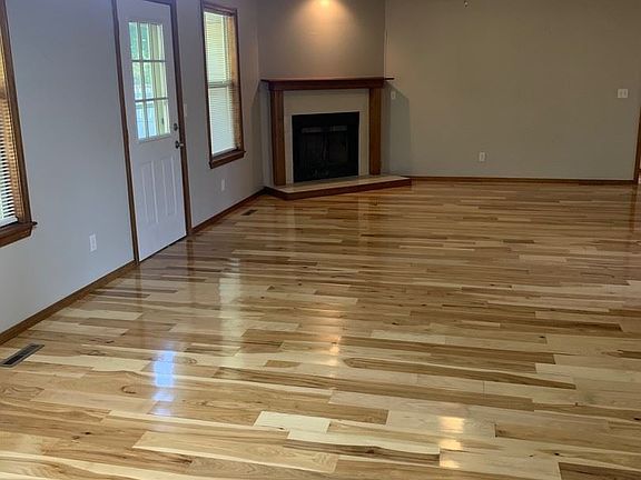 2nd image of 511 E Ozark Jubilee Dr