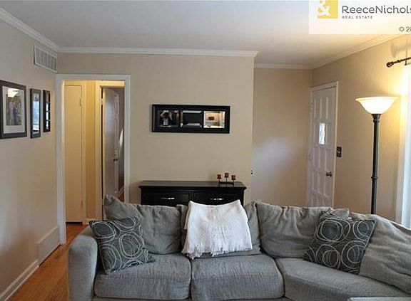 3rd image of 5840 Granada Ln