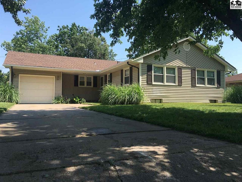 1st image of 32 Wheatland Dr