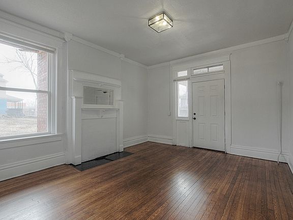 3rd image of 3228 E 11th St #B