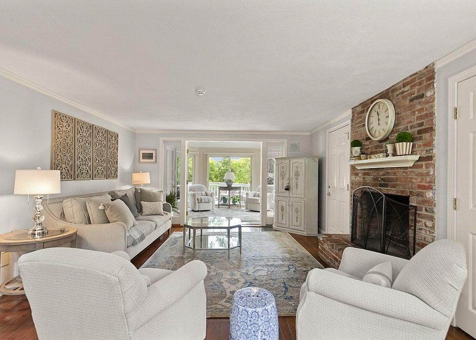 1st image of 9 Perkins Ln