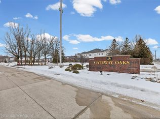 5817 Twin Oaks Dr, Sterling Heights, MI 48314