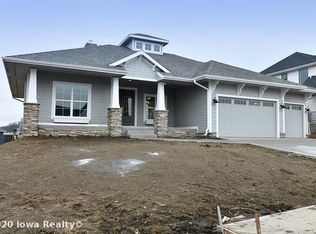 10136 Queensland Rd, West Des Moines, IA 50266