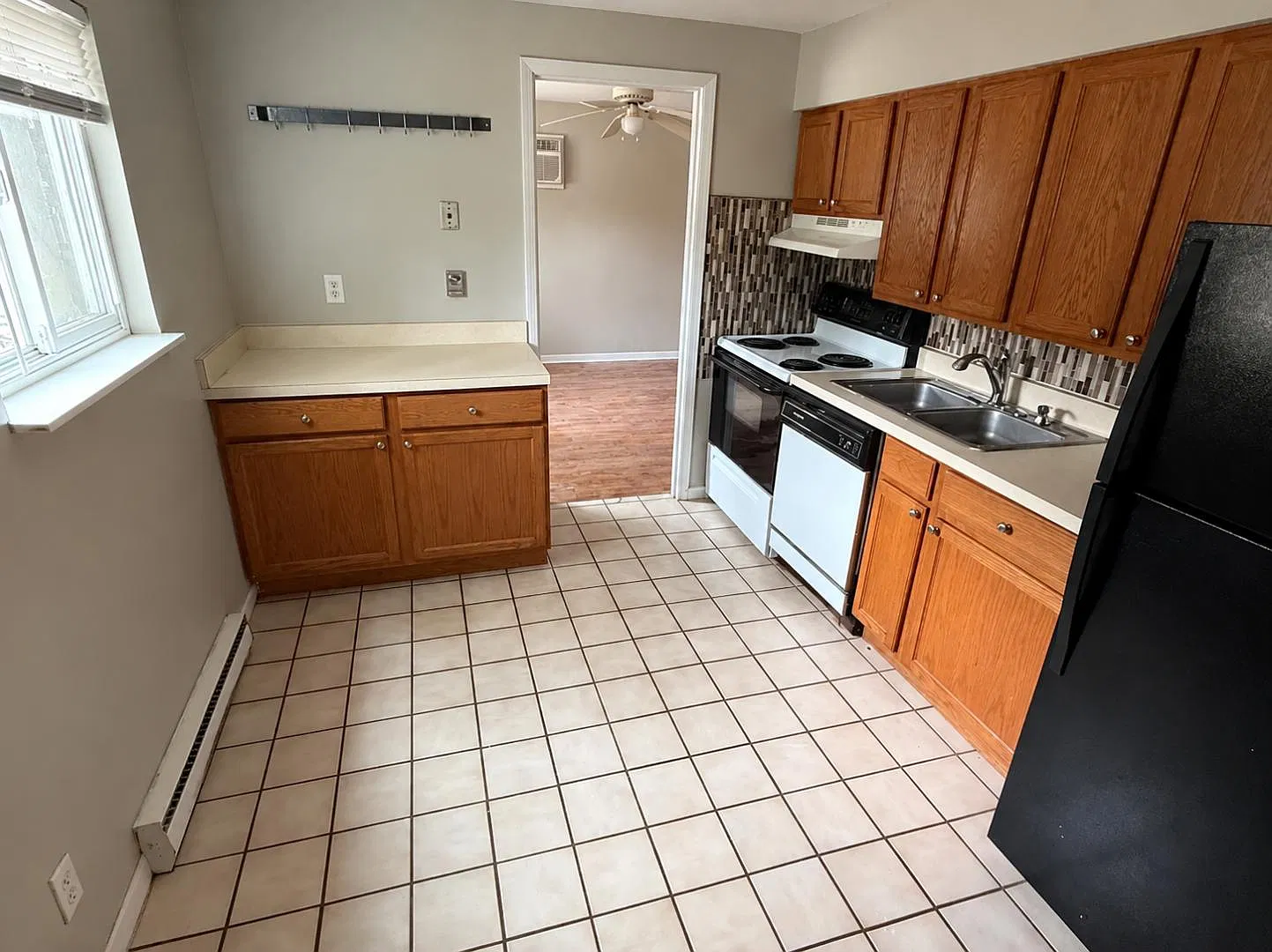 2367 Memorial Pkwy - unit 1 — Photo 2