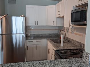 3930 N Pine Grove Ave APT 302, Chicago, IL 60613