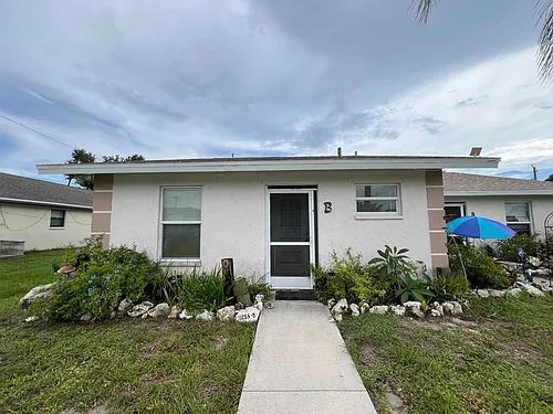 11255 Pendleton Ave A/B Photo 1
