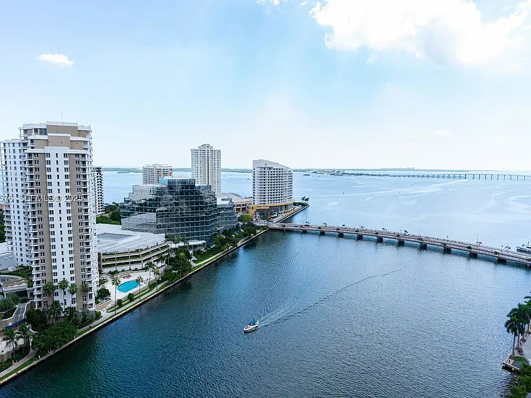 495 Brickell Ave #2102 — Photo 2