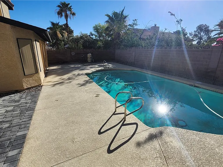 340 Bekasina Dr — Photo 52