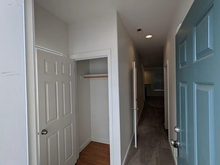 Halsey East Townhomes — Photo 126