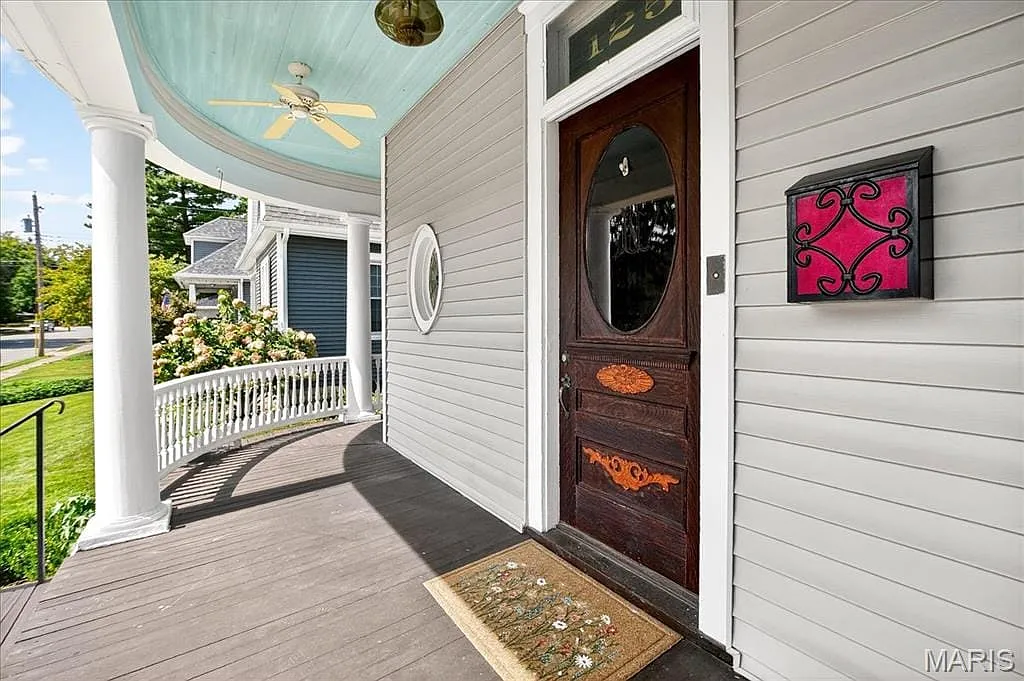 4 bed, 2.0 bath, 4200 sqft, $3,850 — Photo 4